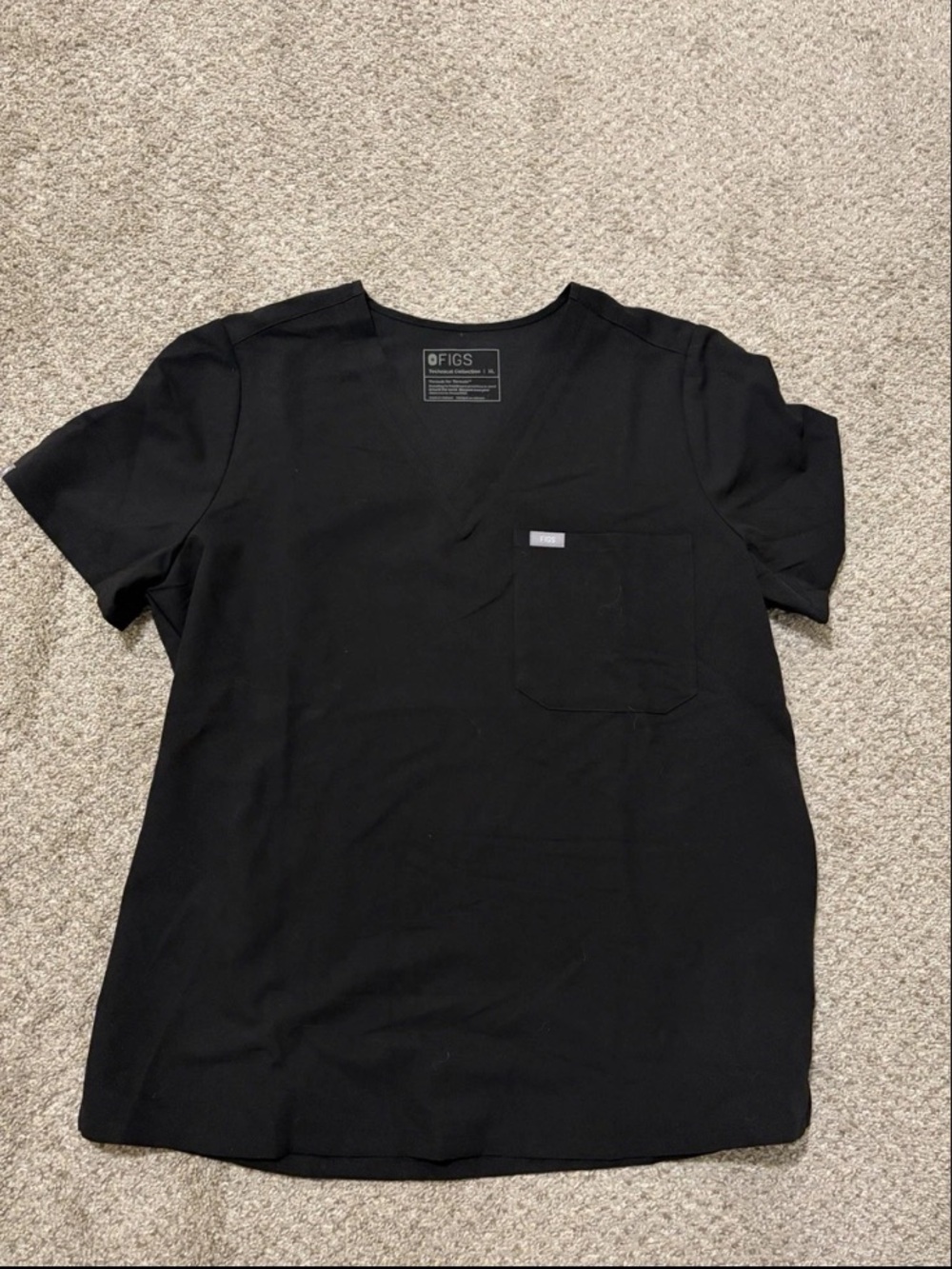 Figs women’s Black Short-Sleeve Pocket Tee